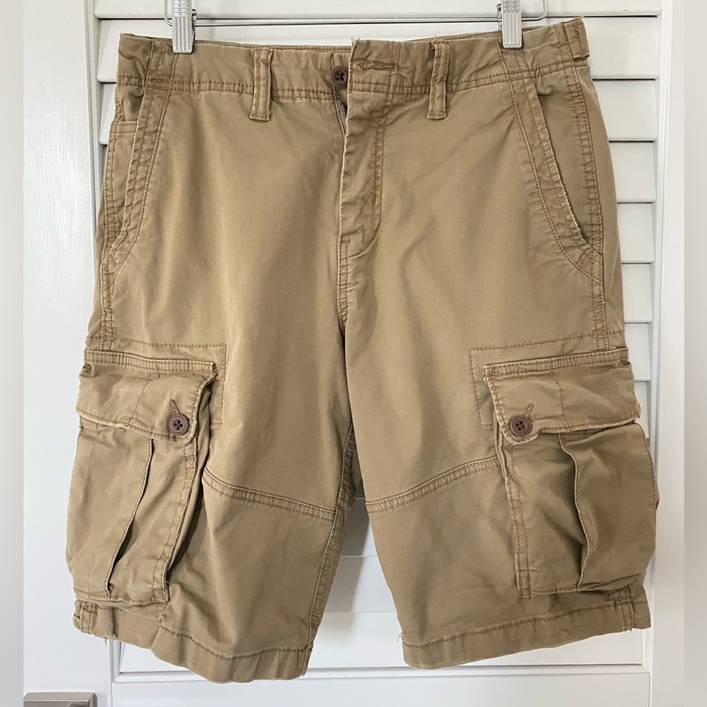 Men’s AE Flex Cargo Shorts. Size 30. 10” inseam.